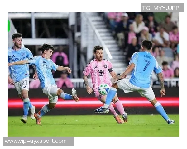 梅西破门后与弗雷默契配合传球助攻展现团队精神 梅西破门后与弗雷默契配合传球助攻展现团队精神