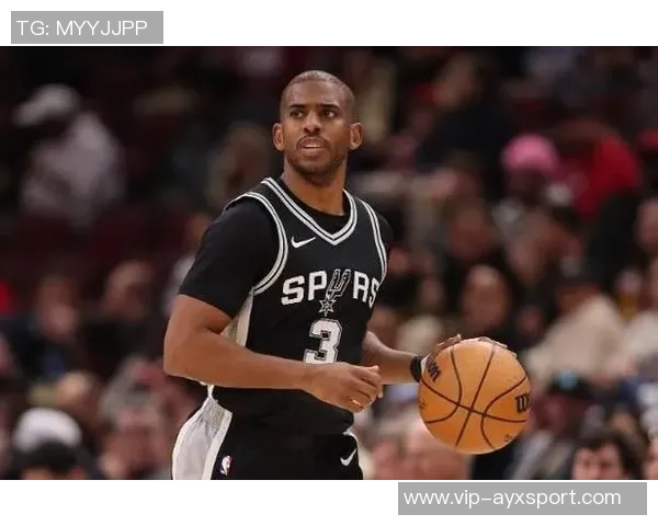 文班谈球队战术多样性认为马刺的纯粹篮球更符合战术本质与发展方向