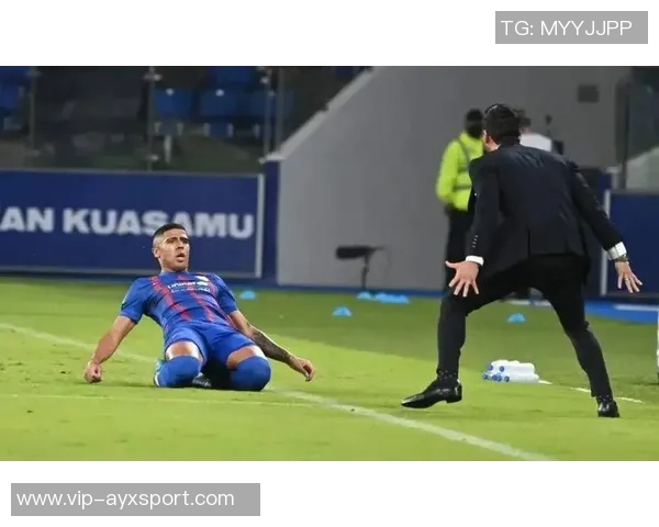 三镇新任主帅莫拉强调将根据球员特点制定战术追求进攻风格不变