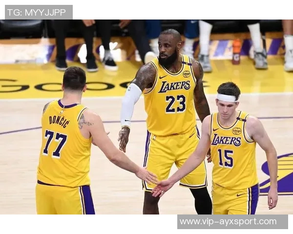 湖人季前赛首战对阵太阳詹姆斯斯玛特克莱伯阿杜因伤缺席引发关注