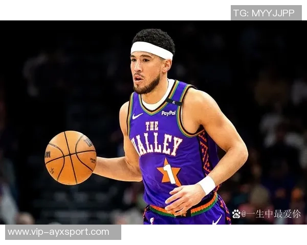 布克场均30分4板7助展现超强实力被美媒评为球队头号选择